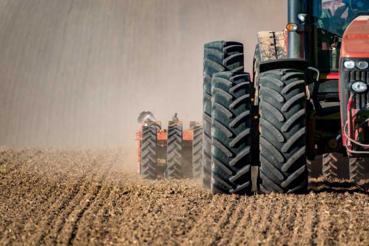 Pneus agrícolas: como escolher, quando trocar e como conservar melhor