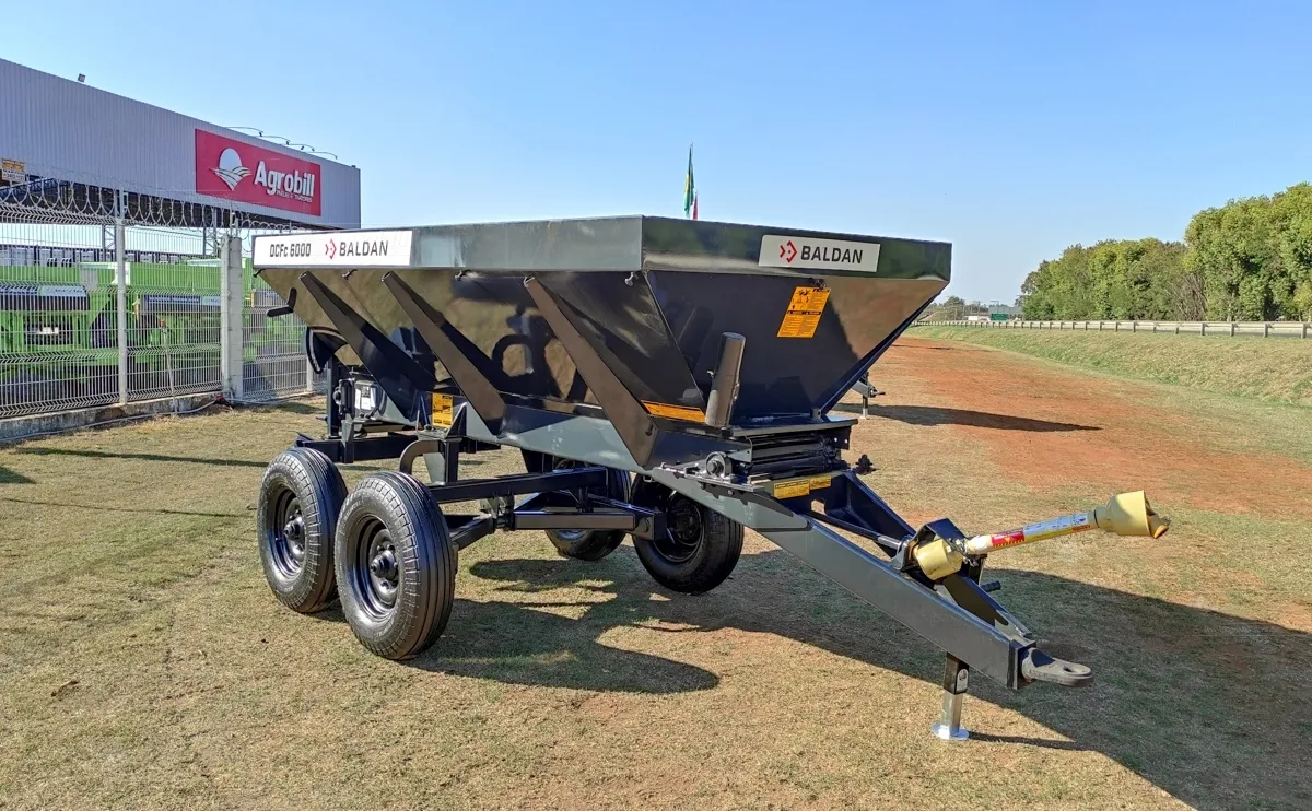 Distribuidor de Calcário e Fertilizantes Dcfc 6000 Baldan