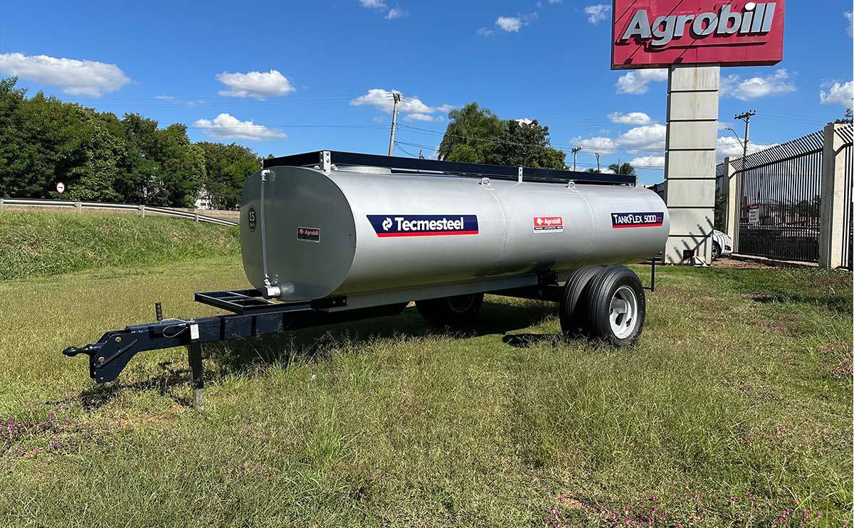 Carreta Agrícola Tanque de Água ou Diesel modelo TANKFLEX 5.000 Litros. Rodado duplo com Pneus 7.50x16 aro 16 Tecmesteel