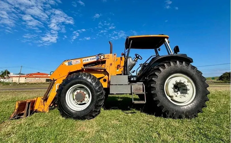Trator Valtra Bh 180 4x4 Ano 2015 3714 horas sem Conjunto