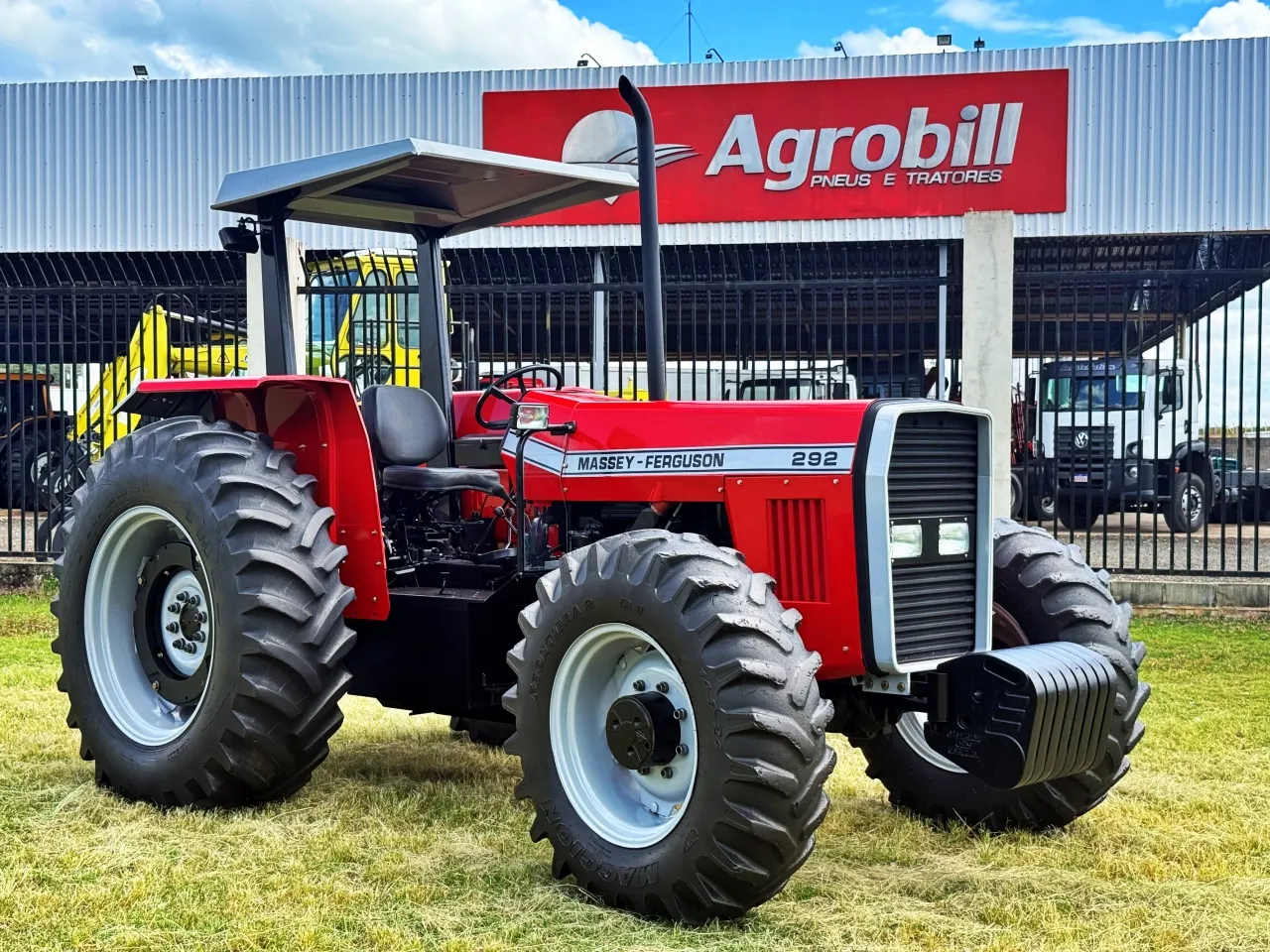 Trator Massey Ferguson 292 4x4 Ano 2001 com 4722 horas