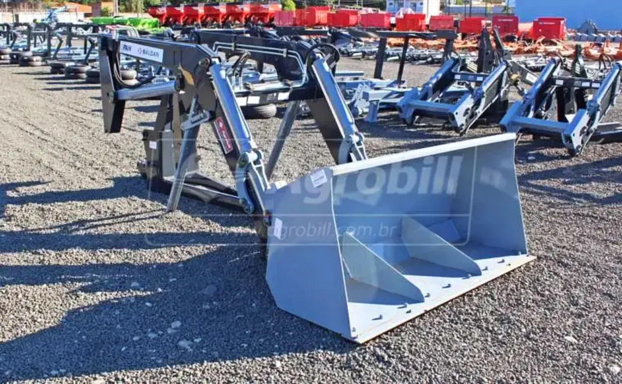 Conjunto Frontal de Concha PAM 600 para Massey Ferguson 4707/ 4708/ 4709/ 5709 E 5710 BT- Baldan