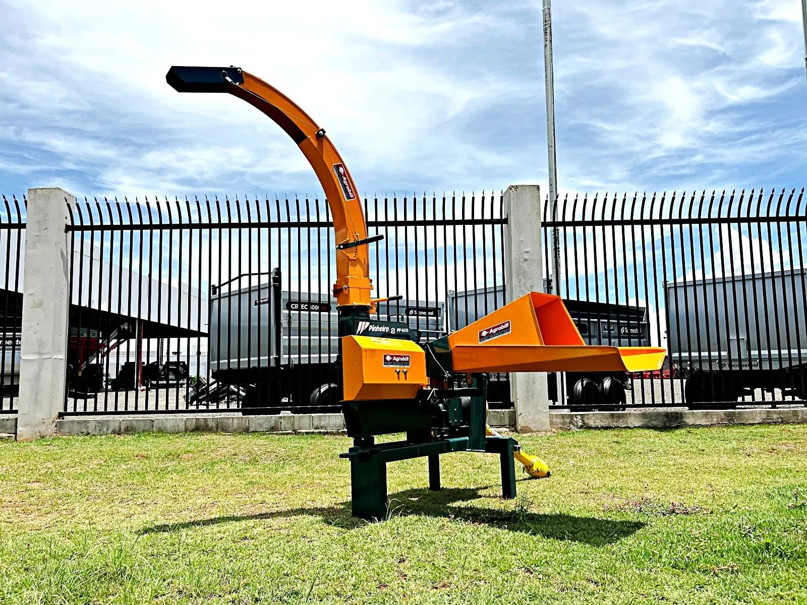 Picadeira PP 4610 Com Cavalete e com 4 Facas - Pinheiro