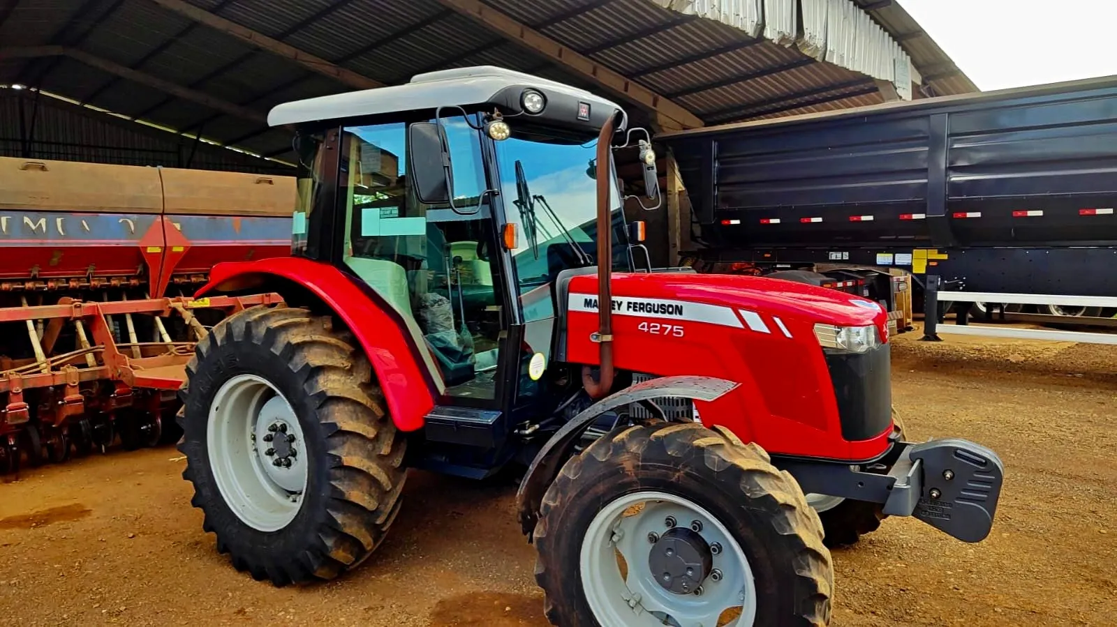 Trator Massey Ferguson 4275 4x4 Ano 2017 com 1538 Horas Único Dono
