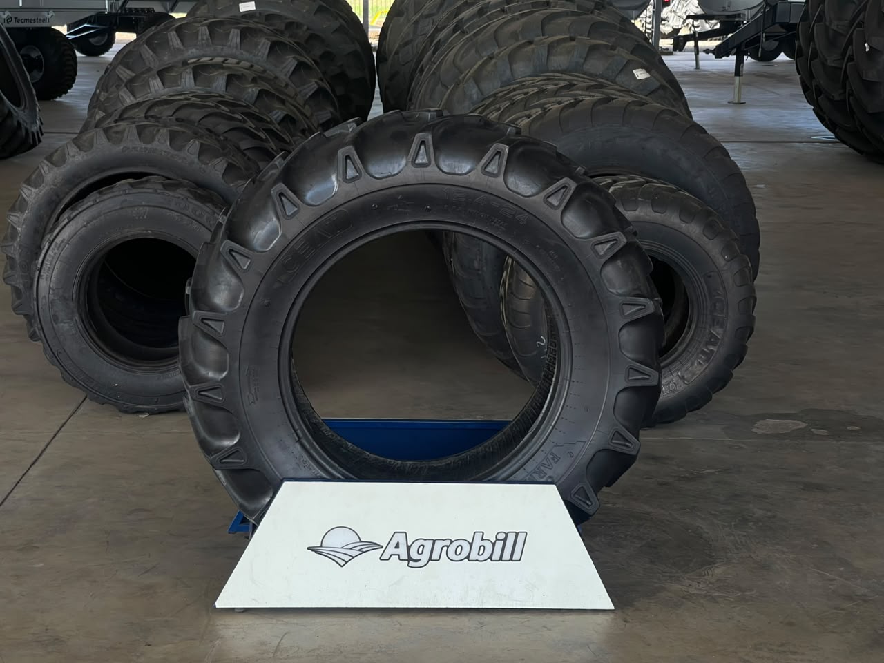 PNEU 12.4-24 8PR 70% ORIG FARMAX CEAT - USADO