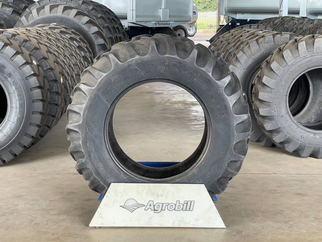 PNEU 14.9-26 R-1 60% ORIG GOODYEAR DYNA - USADO
