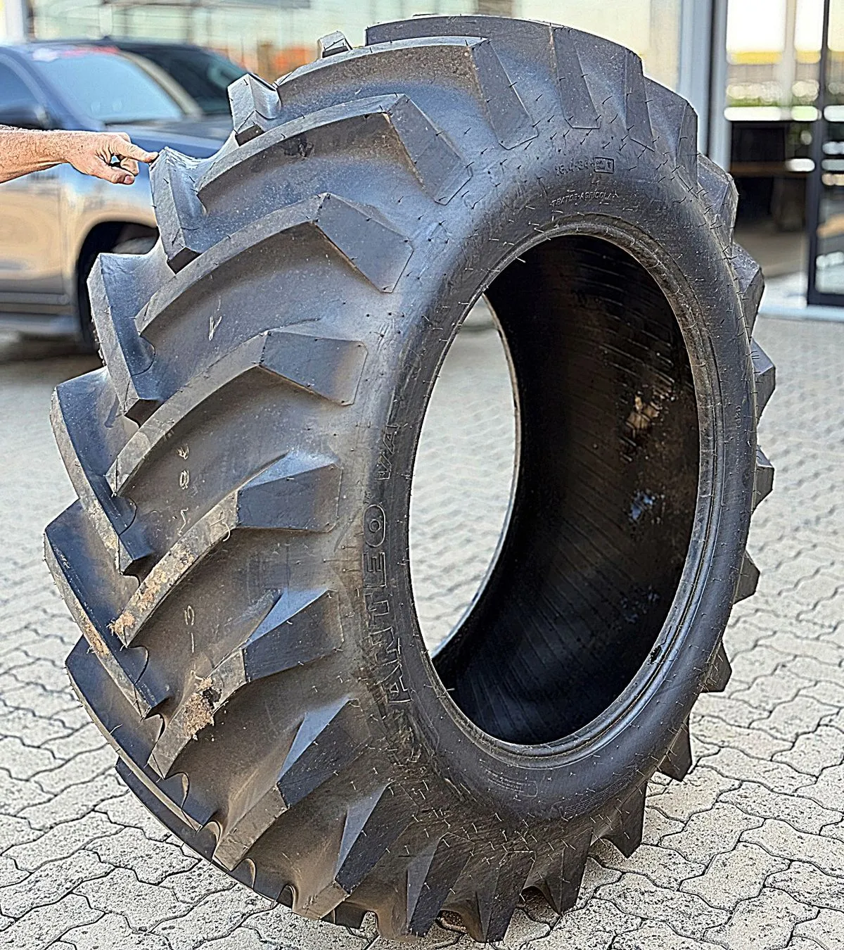 Pneu Agrícola 18.4X34 Modelo Anteo TM93 R1 10 Lonas - Pirelli