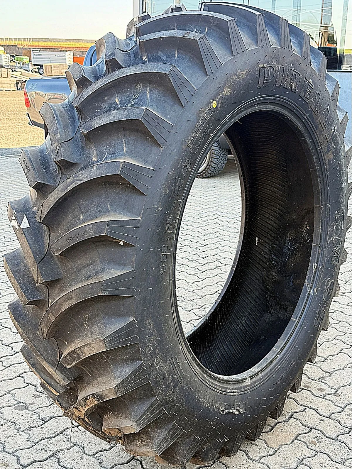 Pneu Agrícola 18.4X38 Modelo TM95 12 Lonas - Pirelli