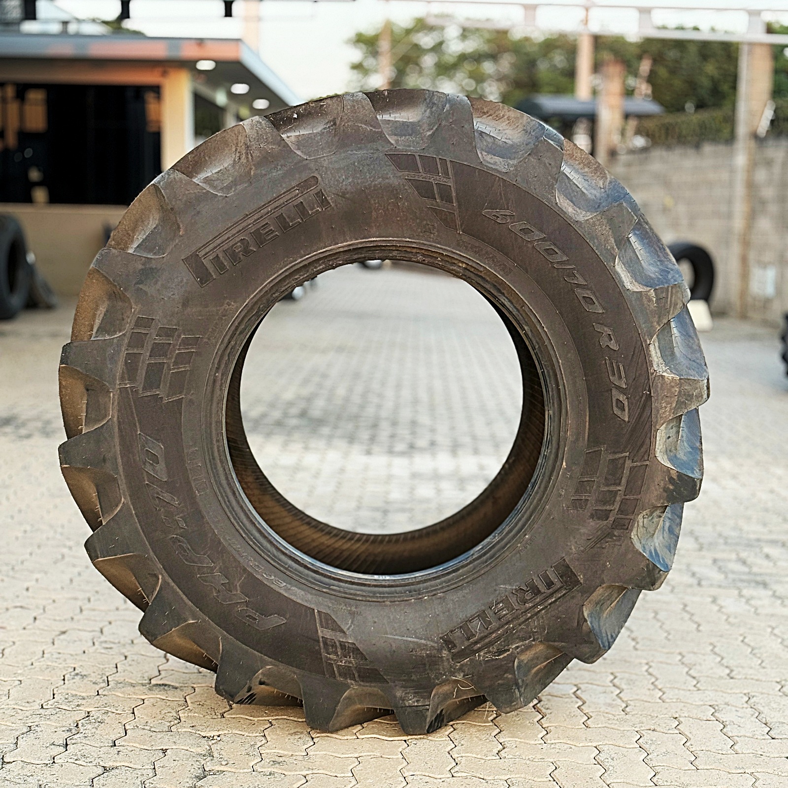 Pneu Agrícola 600/70R30 Modelo PHP70 Radial - Pirelli