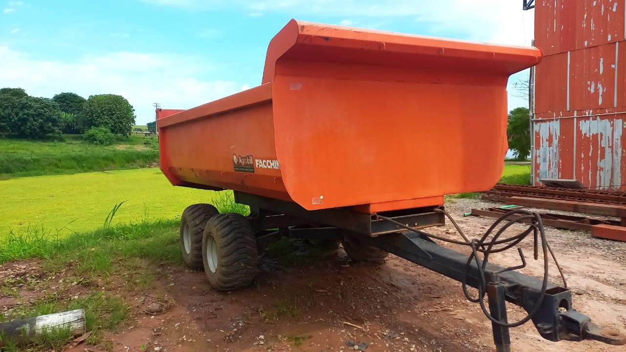 Carreta Agrícola Basculante 8 Toneladas Usada Seminova - Facchini