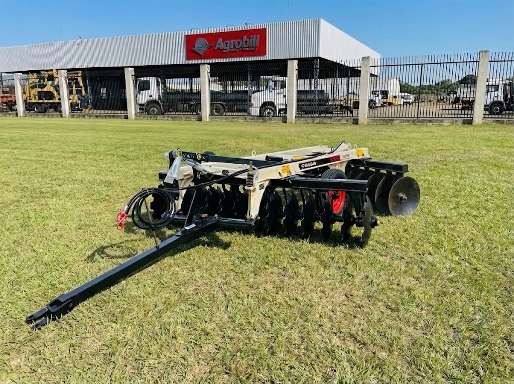 Grade Niveladora 28X20" Espaçamento de 175 mm Modelo NVCR com Mancal a Óleo, Pneus e Discos Mistos - Baldan