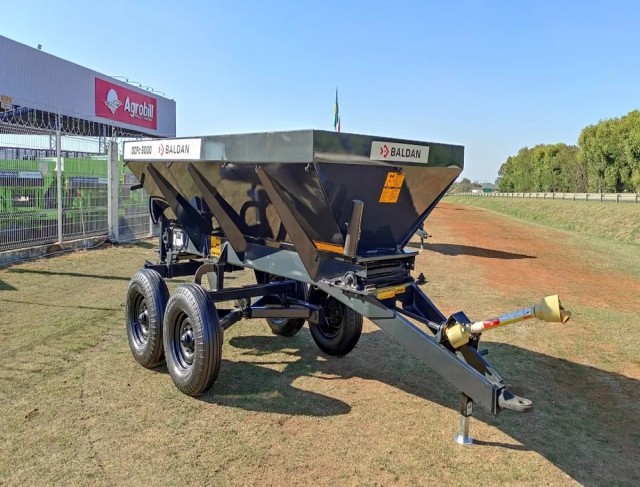 Distribuidor de Calcário e Fertilizantes Dcfc 6000 Baldan