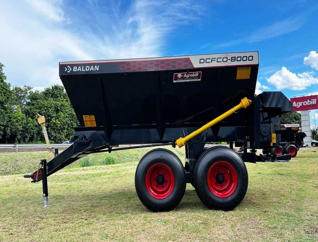 Distribuidor de Calcário e Adubo Orgânico Dcfco 8000 Baldan