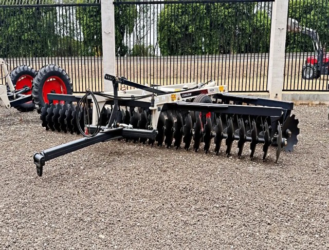 Grade Niveladora Controle Remoto Nvcr 56x22x3,5x200mm Mancal a Óleo e Discos Recortados Baldan