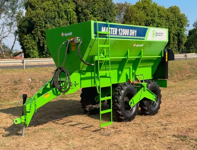 Distribuidor de Calcário e Adubo Orgânico Master 12000 Dh 1 Piccin