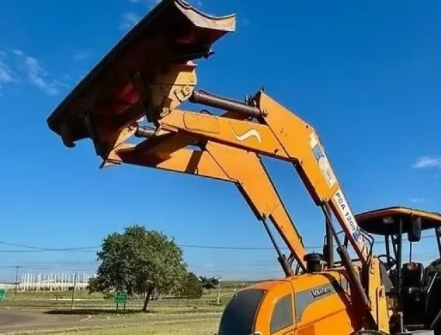 Conjunto de lâmina PCA 1200 Tatu Bomba Trator para Trator BH 180 - Usado