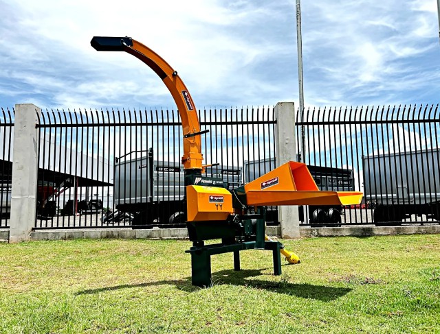 Picadeira PP 4610 Com Cavalete e com 4 Facas - Pinheiro