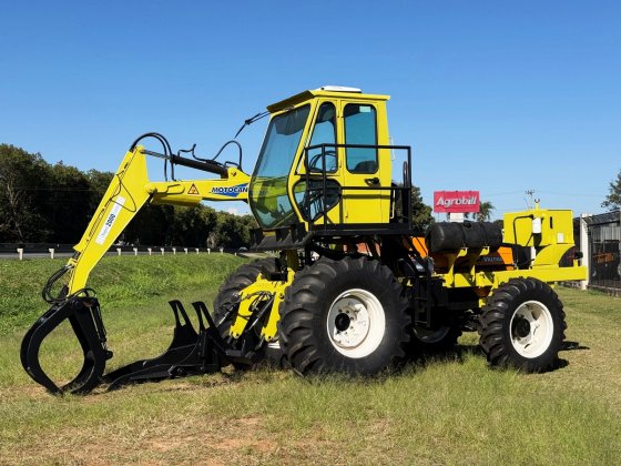 Carregadeira de cana Motocana Valtra 1280 4x4 Ano 2007 completa com Garra e Rastelo Revisada