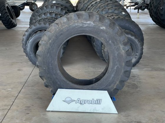 PNEU 14.9-26 40% DUPLADO PIRELLI - USADO Ressolado