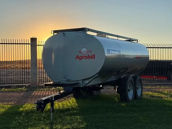 Carreta Agrícola Tanque de Água ou Diesel modelo TANKFLEX 10.500 Litros. Rodado Tandem com Pneus 400/60x15.5 aro 15.5 Tecmesteel