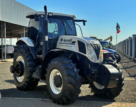 Trator New Holland T7 190 4x4 Ano 2021 Com 2417 horas - Único dono