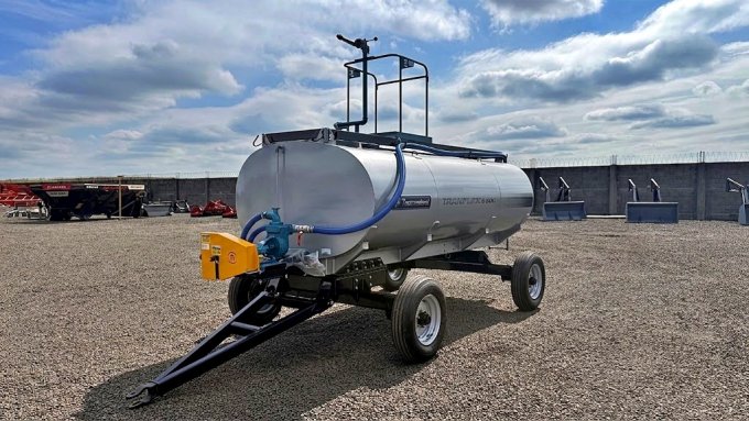 Carreta Agrícola Tanque de Água ou Diesel Com Kit Combate Incêndio- TANKFLEX 6500 2 Eixos Rodado Simples com Pneus 7.50 aro 16 - Tecmesteel
