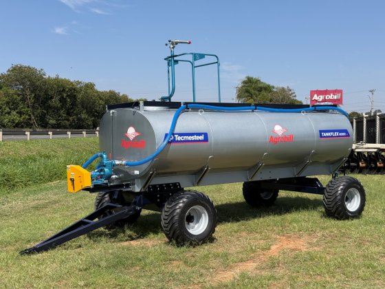 Carreta Agrícola Tanque de Água ou Diesel Com Kit Combate Incêndio- TANKFLEX 8000 Litros 2 Eixos Rodado Simples com Pneus 400/60 aro 15.5 - Tecmesteel