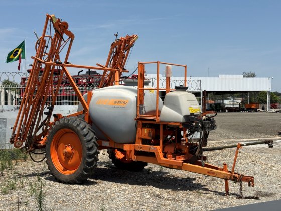 Pulverizador Jacto Advance 2000 Litros com barras - Usado