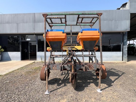 Cultivador de Cana 1 Linha Com 2 Adubadeira DMB - Usado