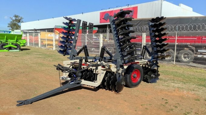 Grade Niveladora 44x22" Espaçamento de 175 mm Modelo NVAP Articulada, com Pneus e Discos Recortados - Baldan